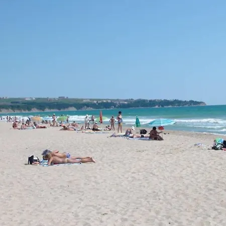 アパート 1 Bedroom Beachfront In Obzor Beach ブルガス