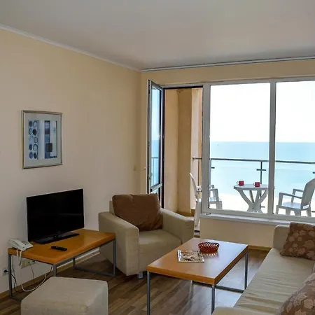 1 Bedroom Beachfront In Obzor Beach ブルガス