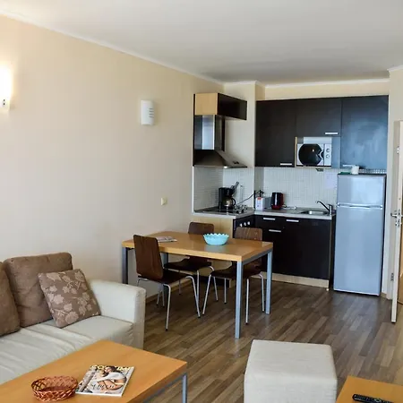 アパート 1 Bedroom Beachfront In Obzor Beach