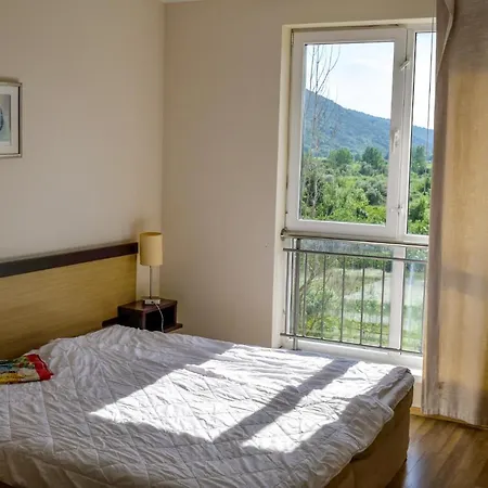1 Bedroom Beachfront In Obzor Beach アパート
